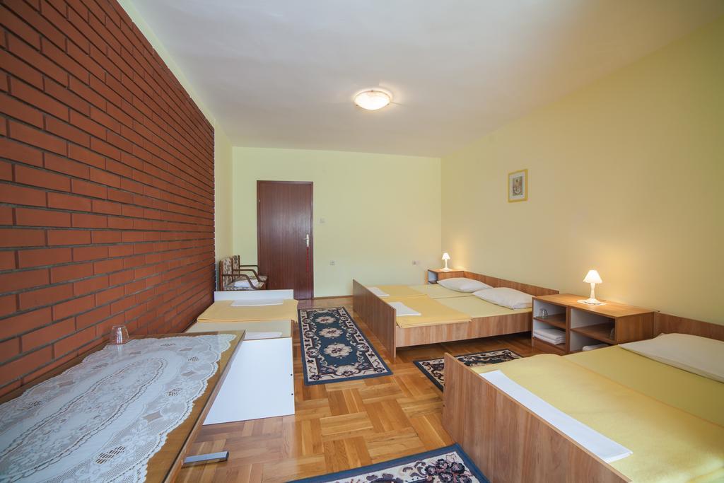 Guest House Hodak Раковица Экстерьер фото